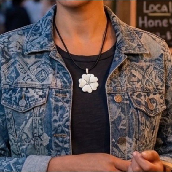 None Jewelry - Whimsy Enamel Flower Statement Cream Heart Pedals Pendant Crystal Choke Necklace